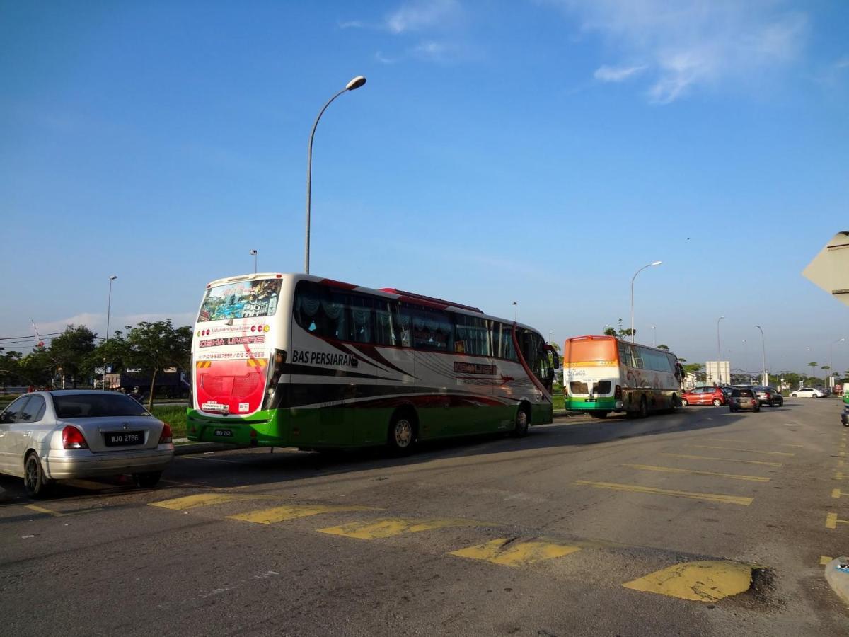 오요 758 콤마 호텔 Bandar Saujana Putra 외부 사진